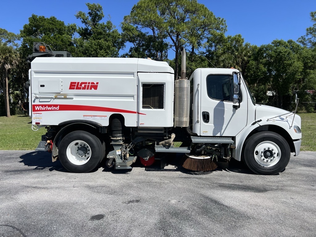 2015 ELGIN WHIRLWIND in Fort Pierce, FL