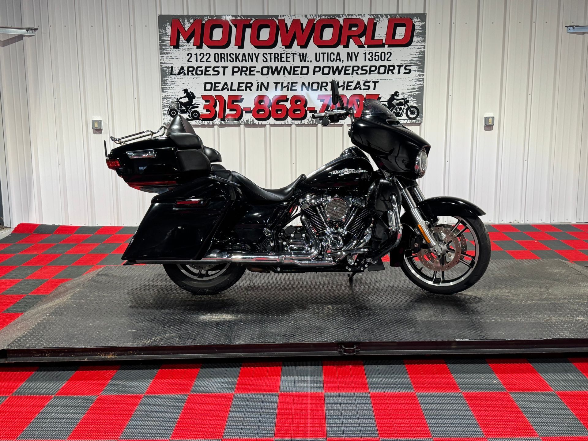2017 Harley-Davidson Street Glide® Special SPECIAL in Utica, NY