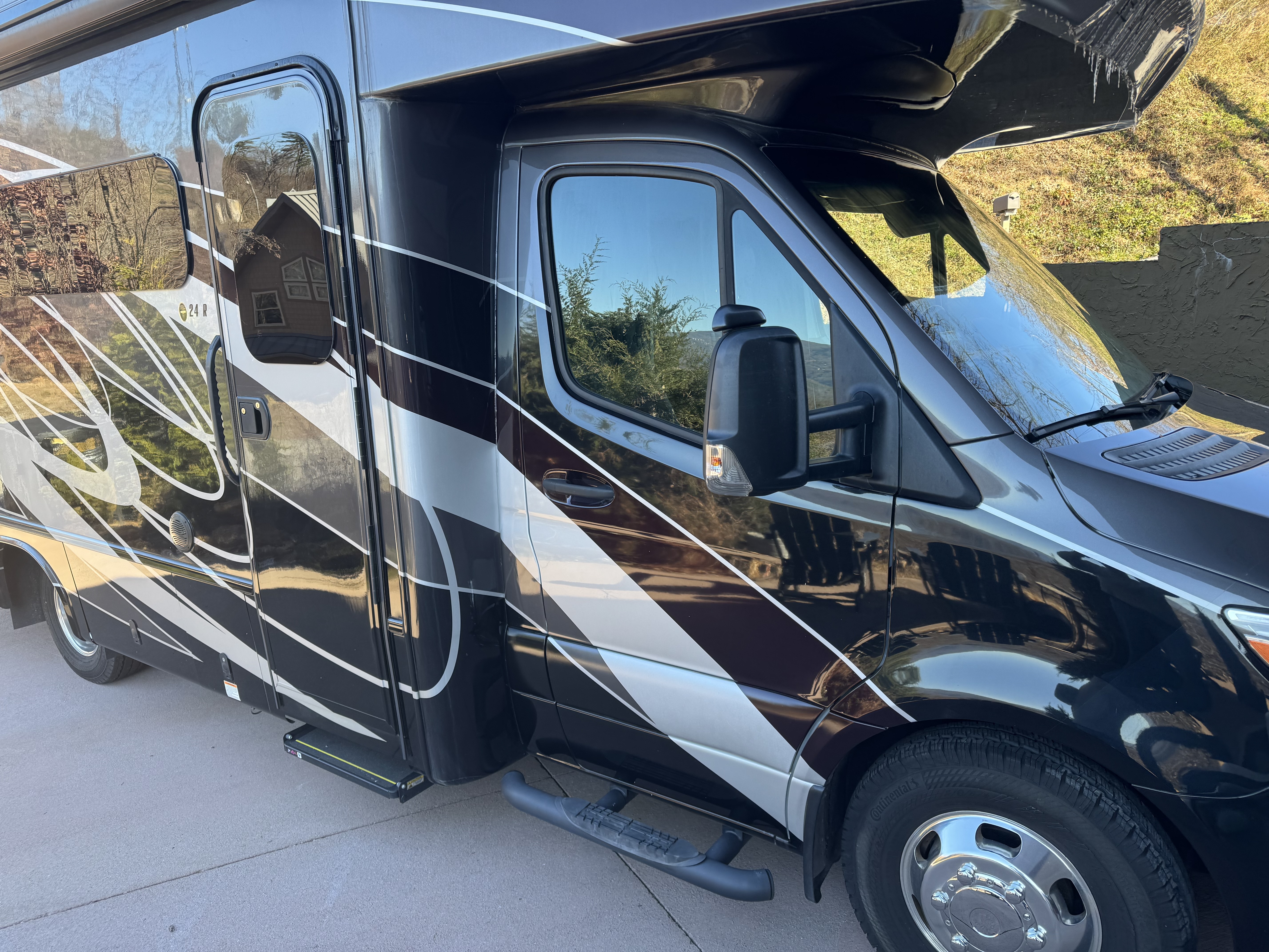 2022 Entegra Coach QWEST 24R in gatlinburg TN