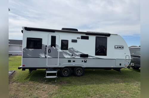 2025 Lance 2075 Travel Trailer in belleview FL