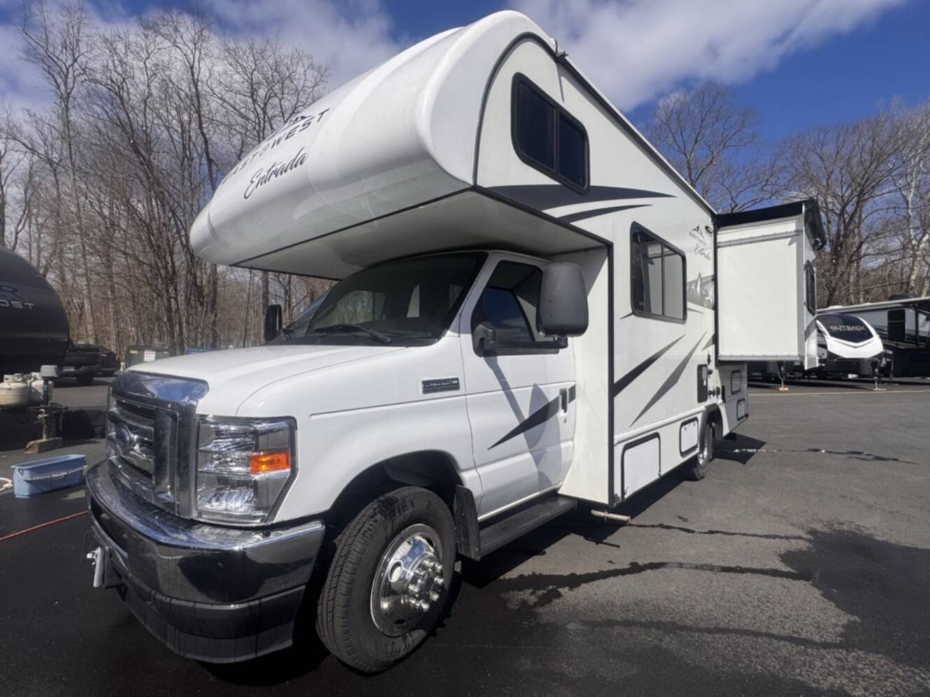 A photo of this 2023 East To West ENTRADA 2200S