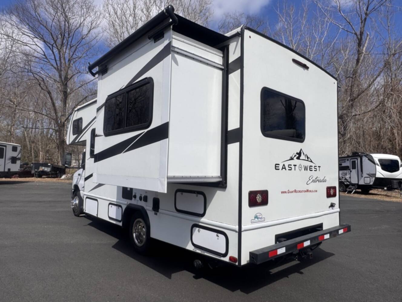 A photo of this 2023 East To West ENTRADA 2200S