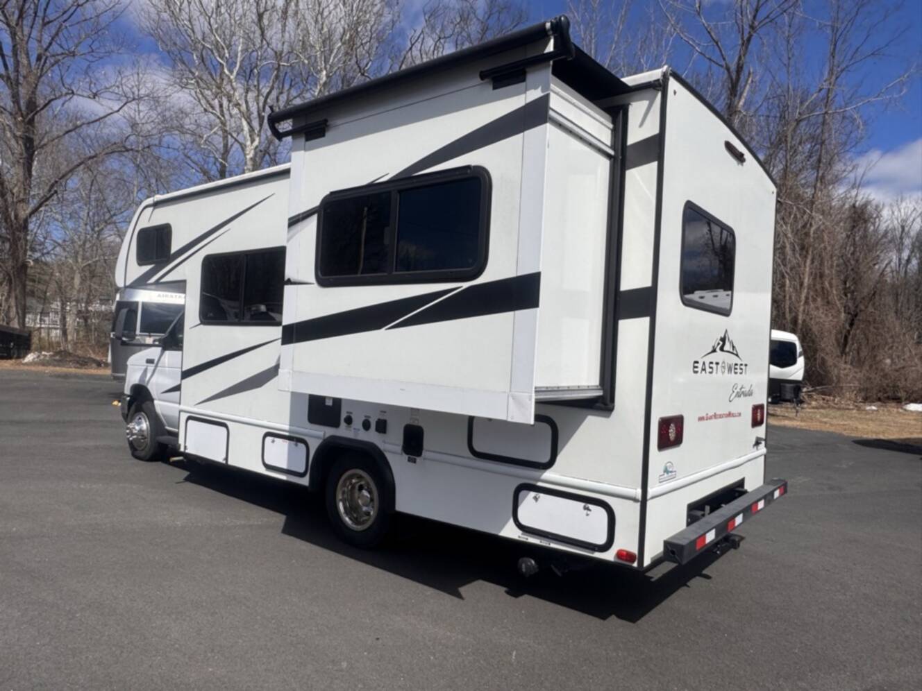 A photo of this 2023 East To West ENTRADA 2200S