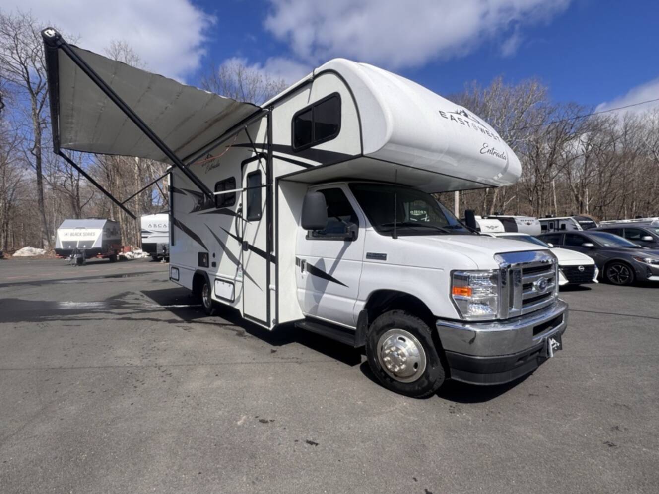 A photo of this 2023 East To West ENTRADA 2200S