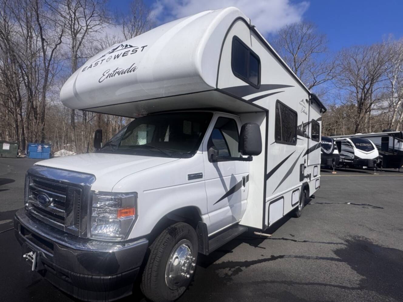 A photo of this 2023 East To West ENTRADA 2200S