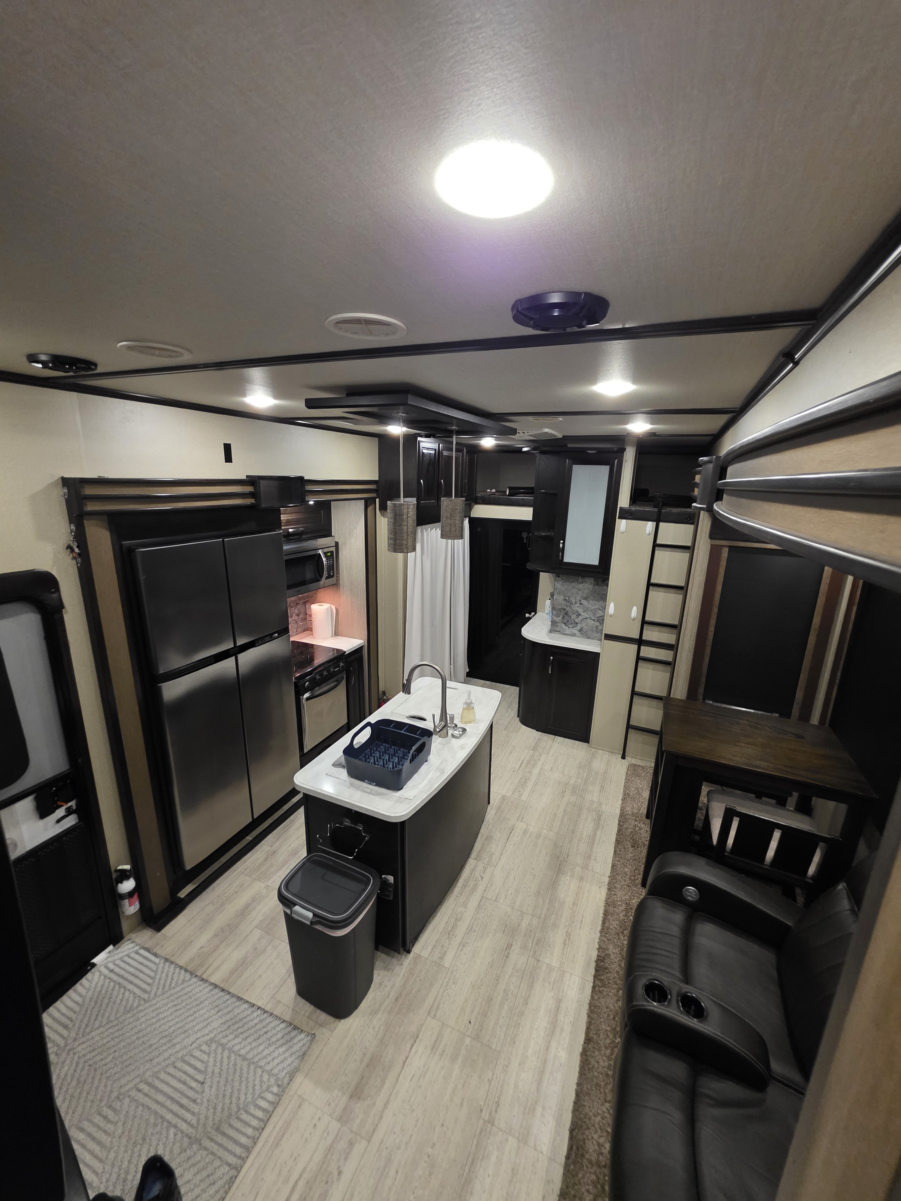 2017 Grand Design MOMENTUM 399TH in parker CO