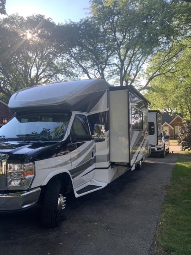 2012 Winnebago ITASCA CAMBRIA 30C in trenton MI
