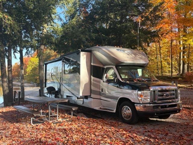 2012 Winnebago ITASCA CAMBRIA 30C in trenton MI