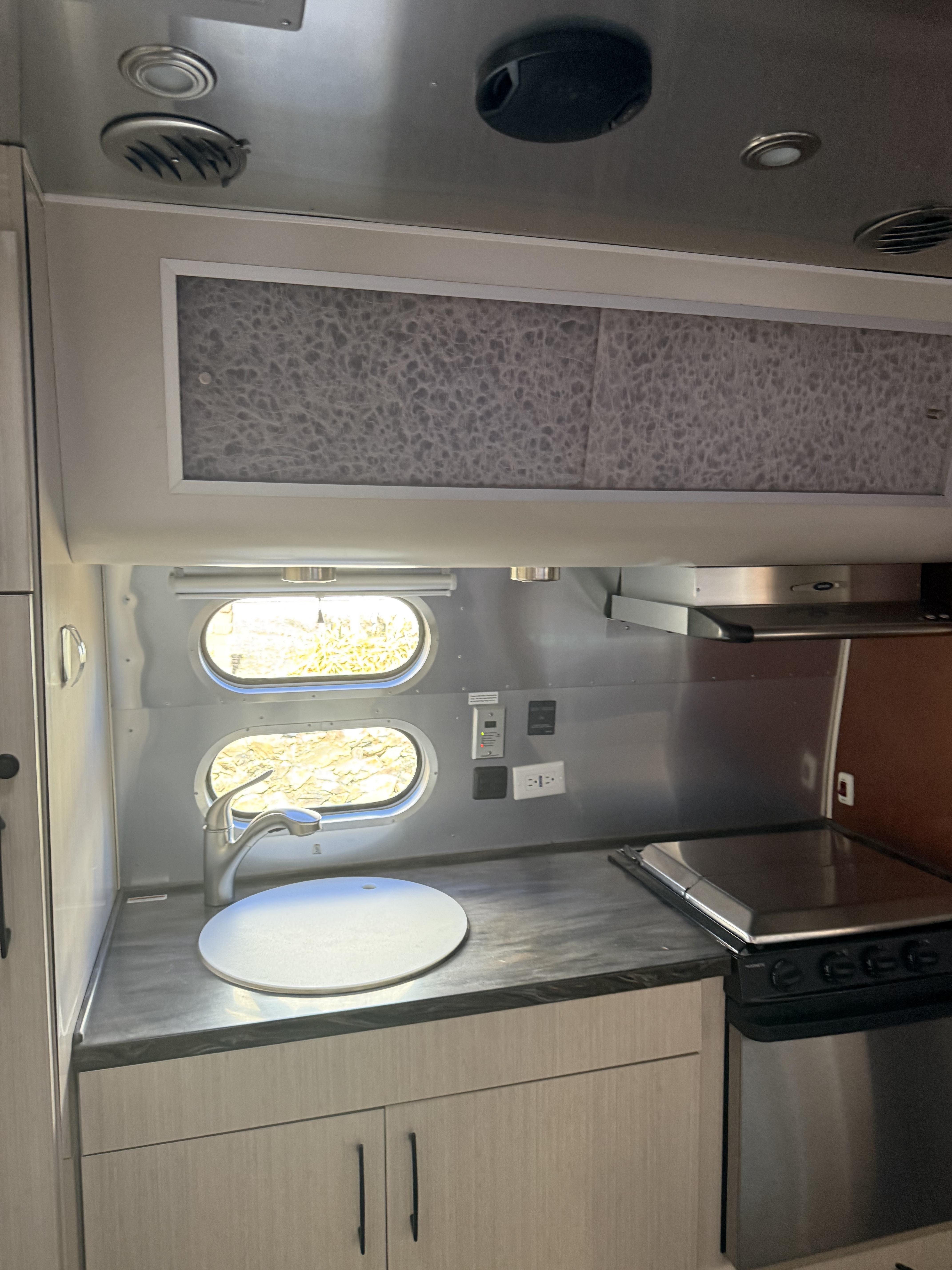 2019 Airstream INTERNATIONAL SERENITY 23FB in dewey AZ
