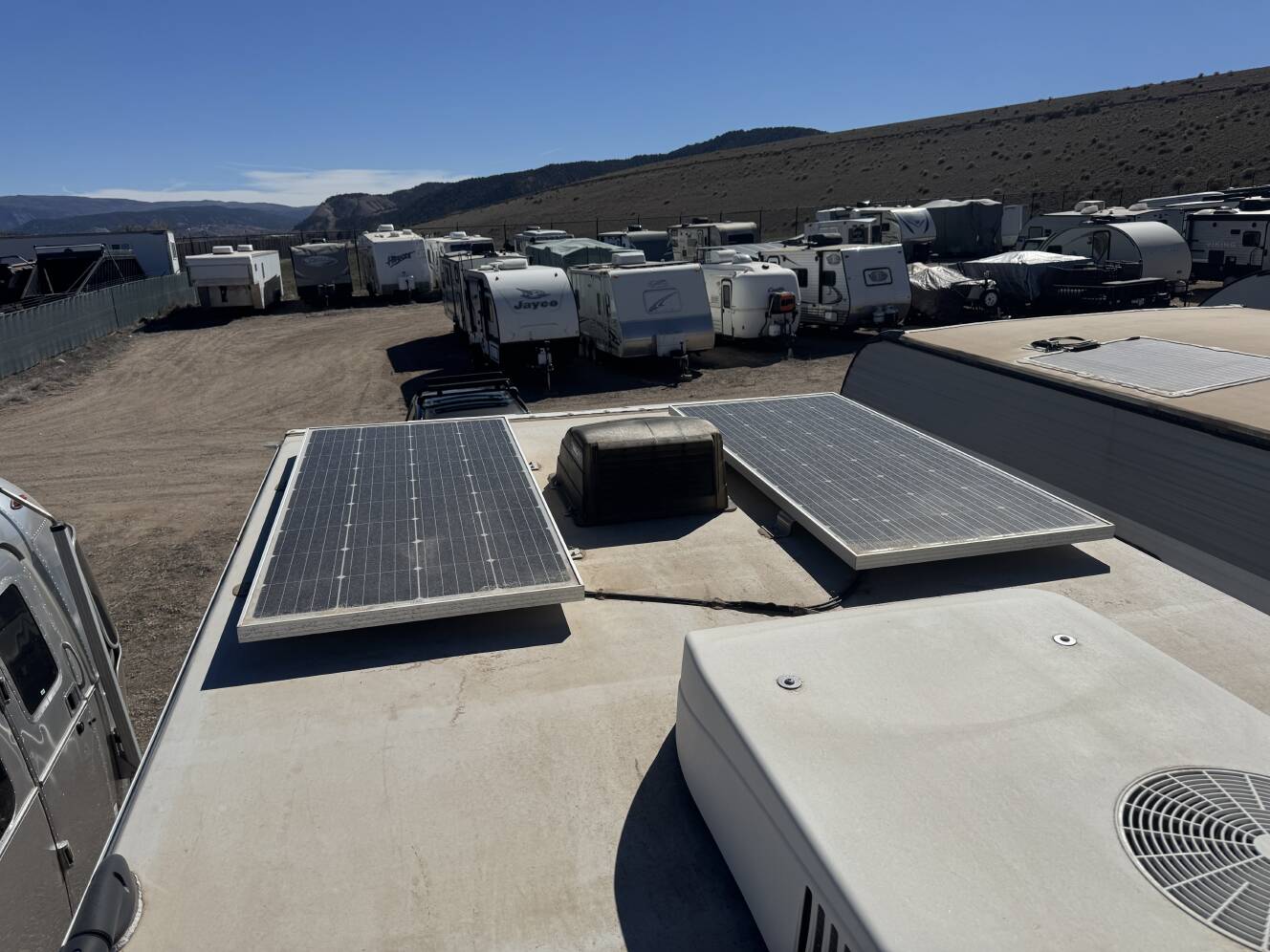 A photo of this 2019 Lance 825 Truck Camper