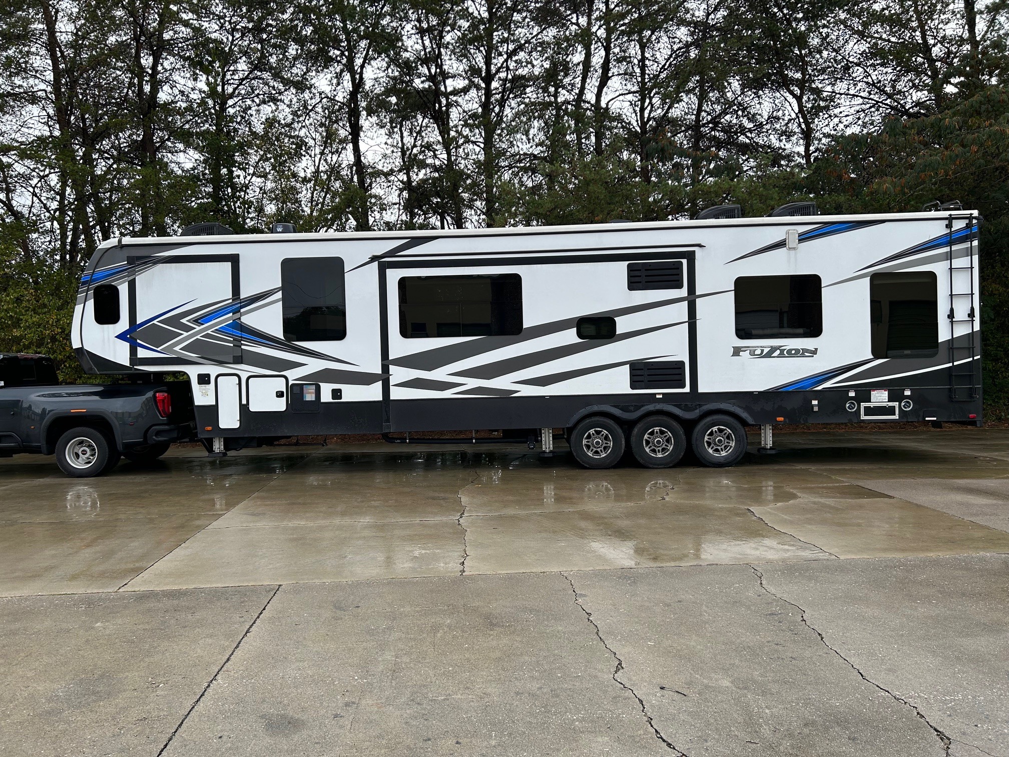 2020 Keystone FUZION 429 RV