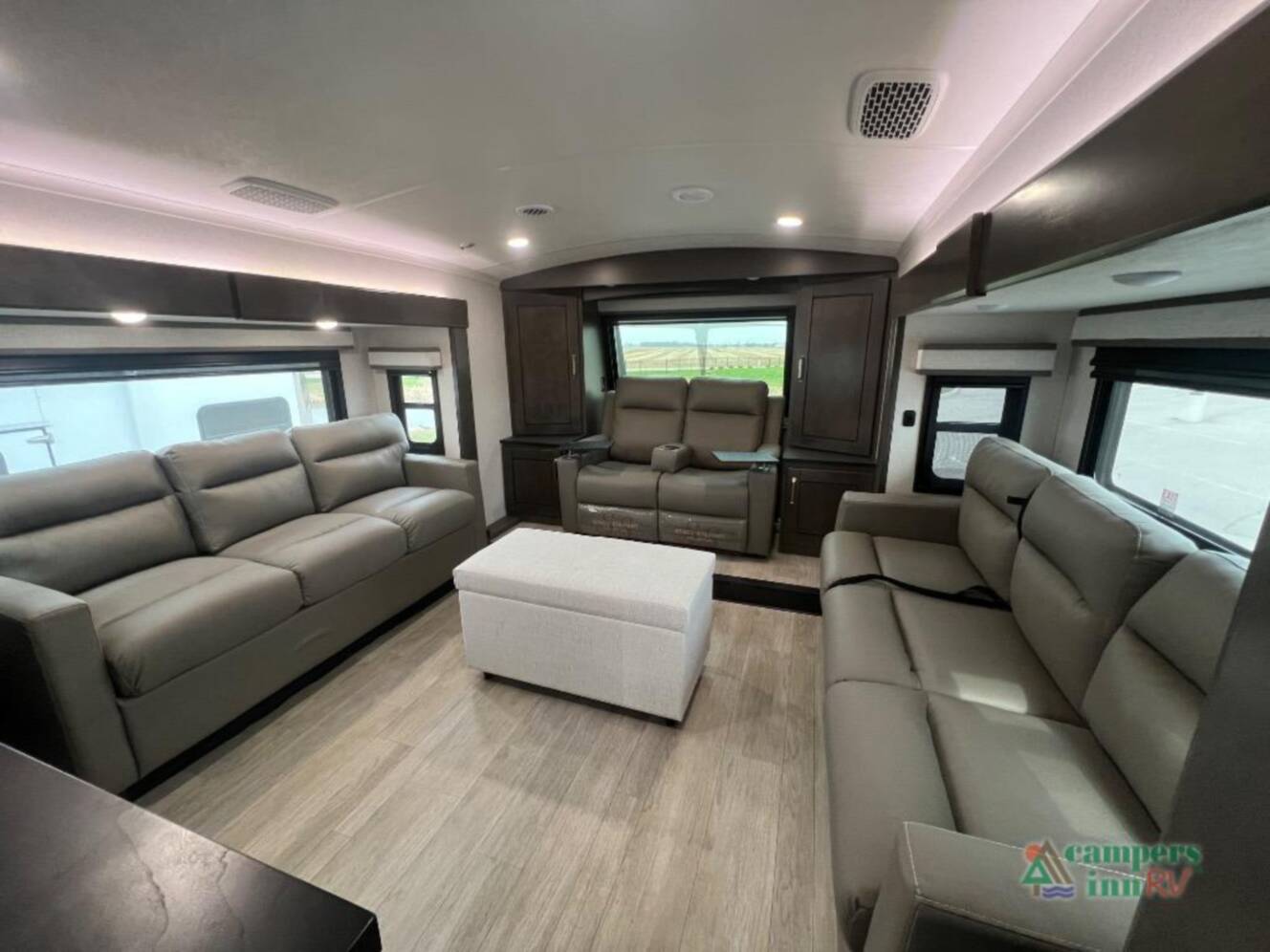 A photo of this 2026 Heartland Bighorn 39FL