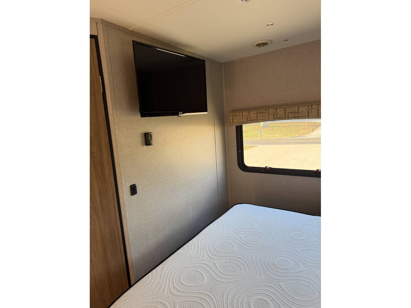 A photo of this 2020 Dynamax Corp ISATA 3 SERIES 24FWM