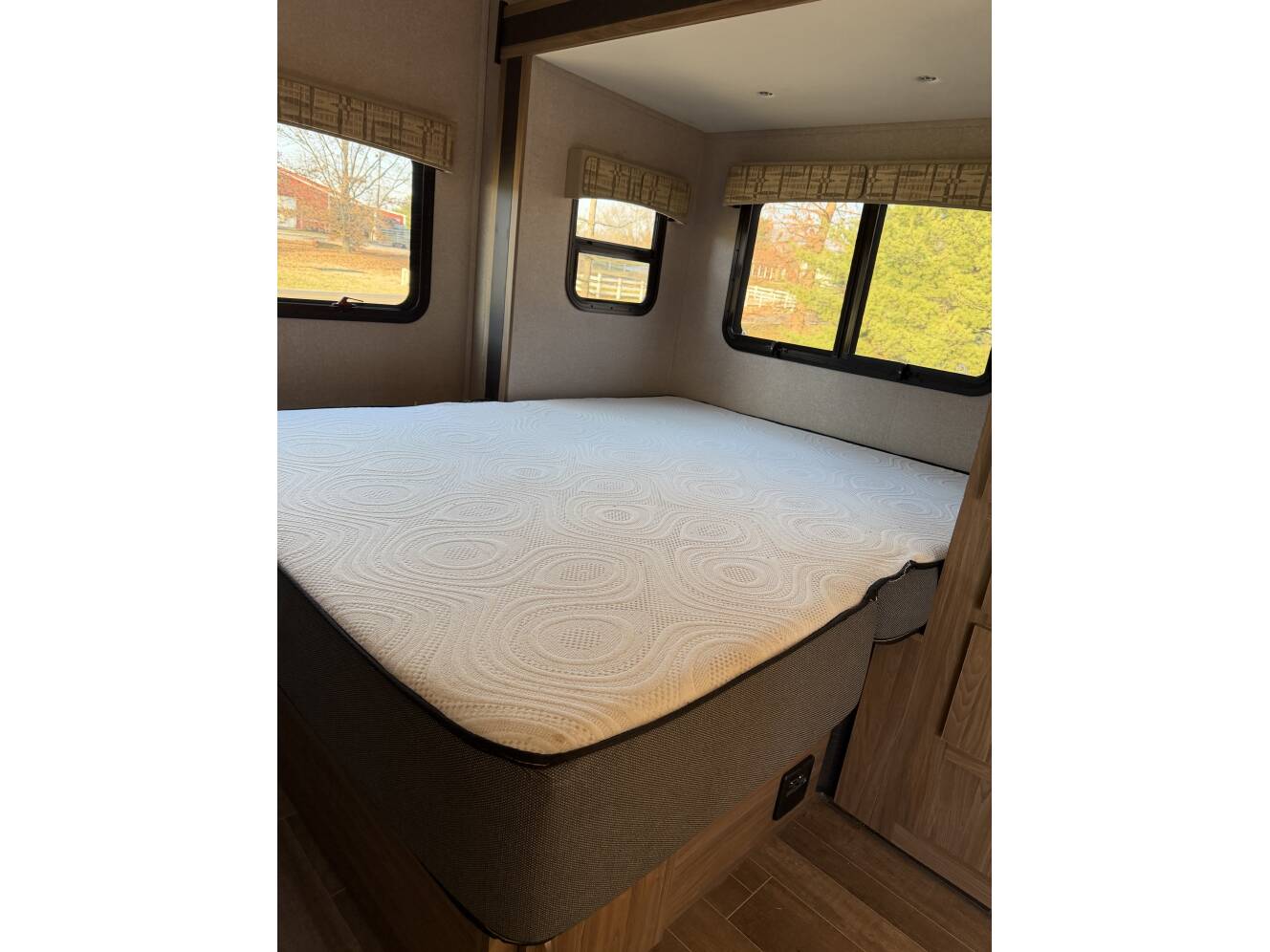 A photo of this 2020 Dynamax Corp ISATA 3 SERIES 24FWM
