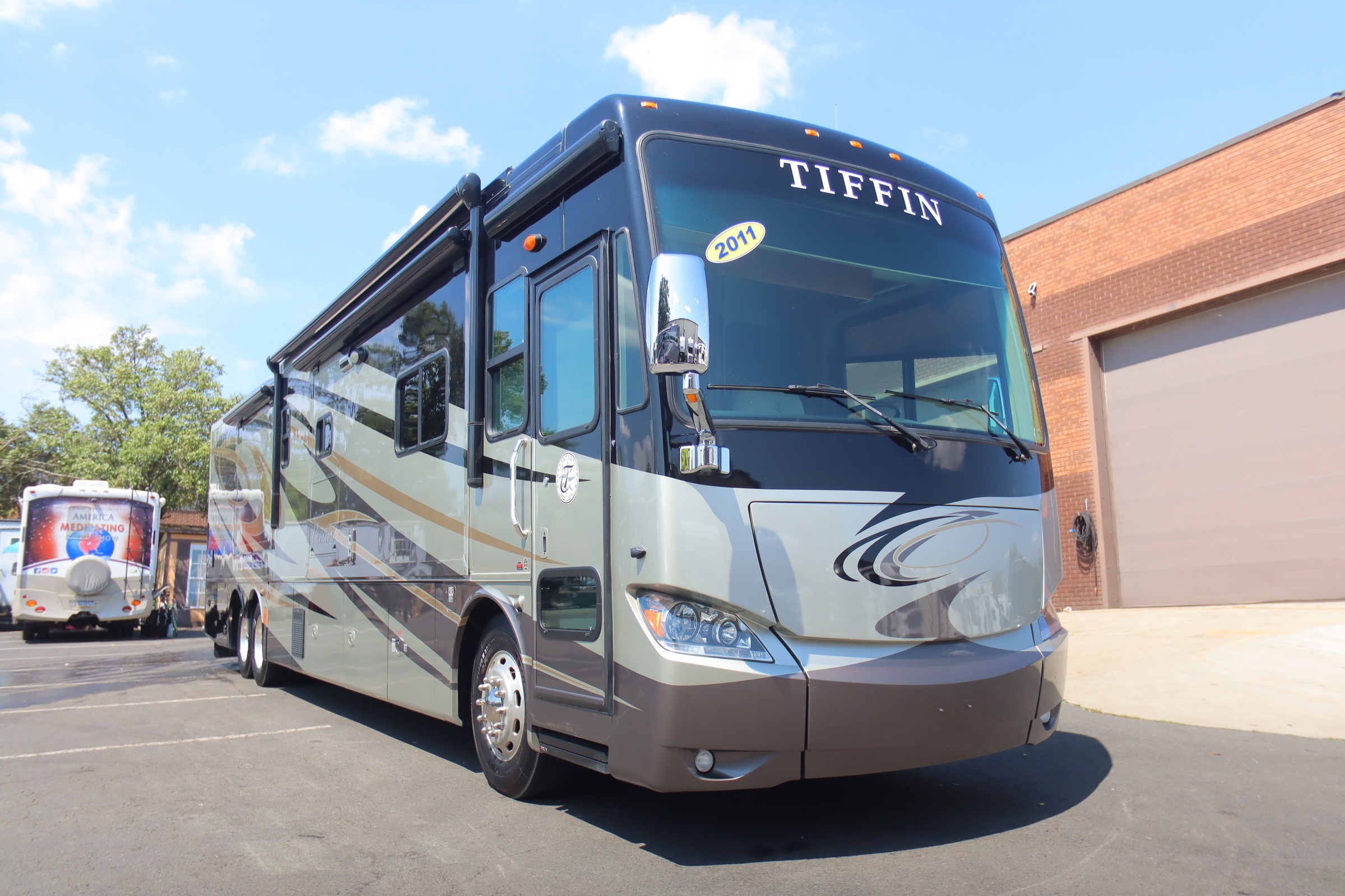 2011 Tiffin Motorhomes PHAETON 42 QBH in herndon VA