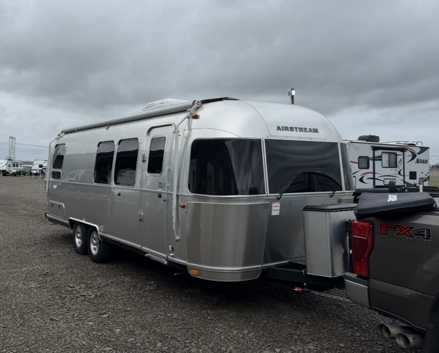 2023 Airstream FLYING CLOUD 28RB TWIN in elmira OR