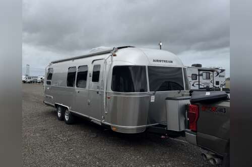 2023 Airstream FLYING CLOUD 28RB TWIN in elmira OR