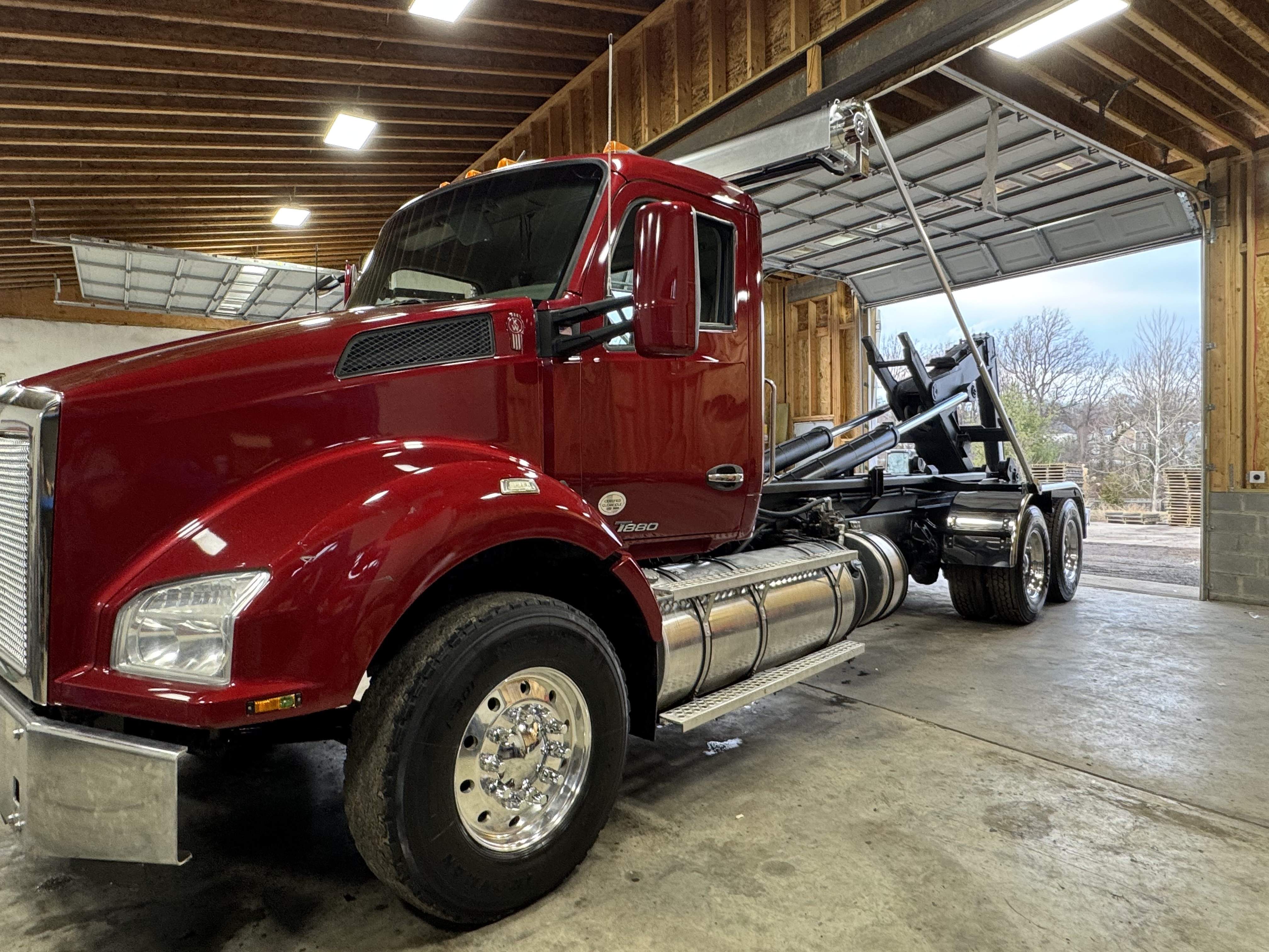 2018 KENWORTH T880 in Silver Spring, MD