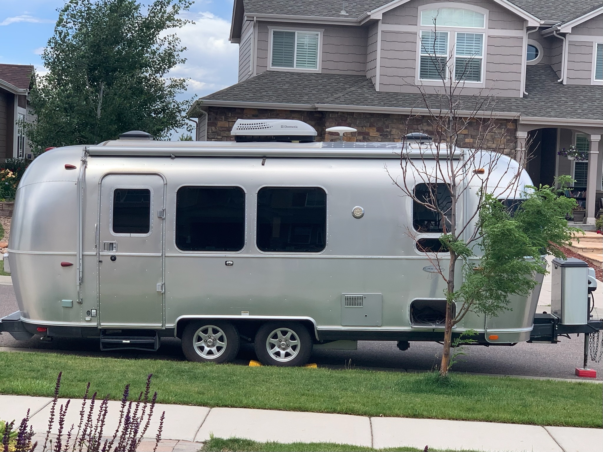 2016 Airstream FLYING CLOUD 23FB in golden CO