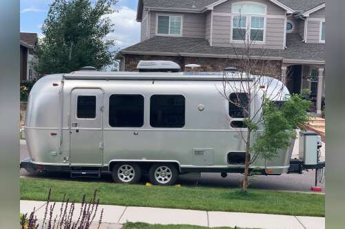 2016 Airstream FLYING CLOUD 23FB in golden CO