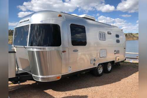 2016 Airstream FLYING CLOUD 23FB in golden CO