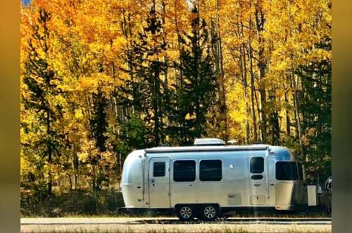 2016 Airstream FLYING CLOUD 23FB in golden CO