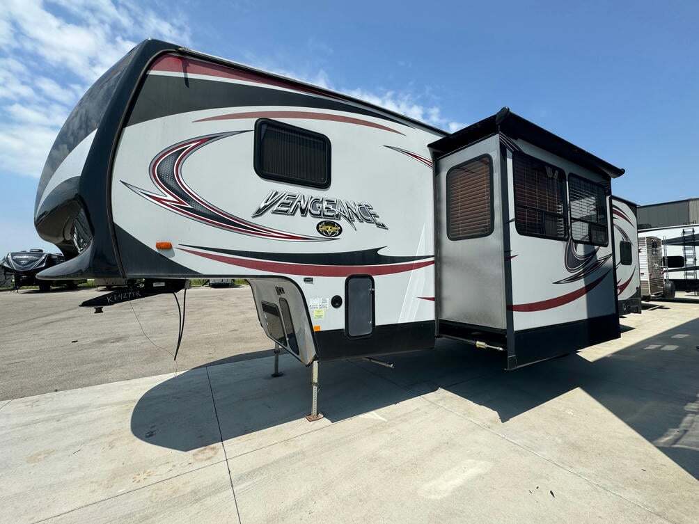 2016 Forest River VENGEANCE 312A RV