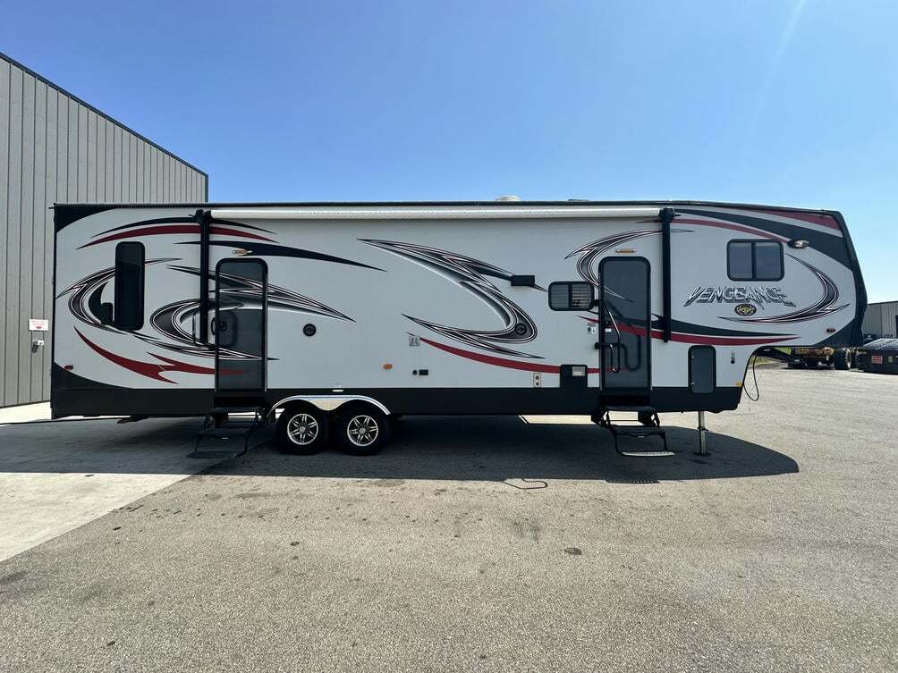 2016 Forest River VENGEANCE 312A in manteca CA