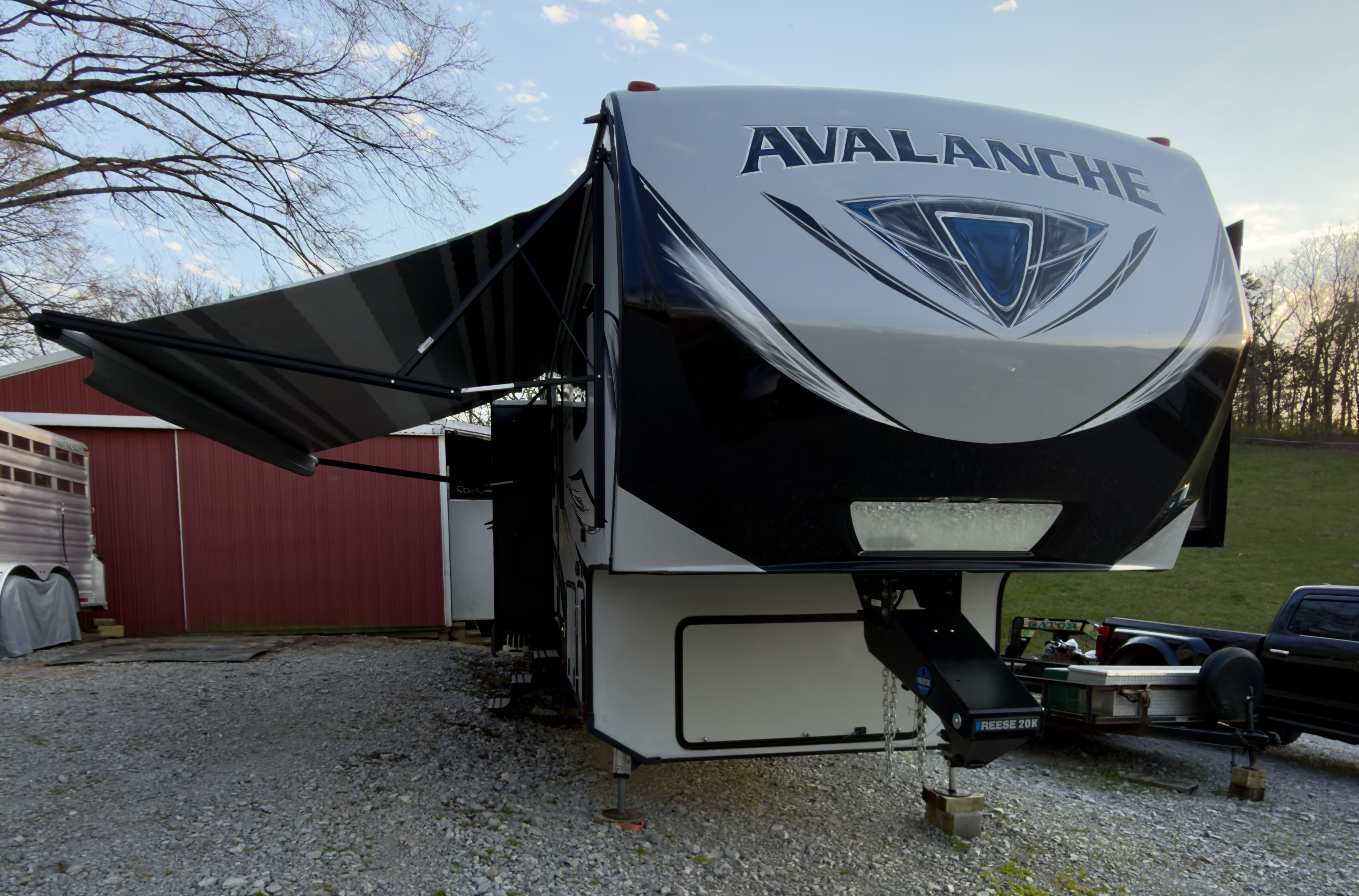 2017 Keystone AVALANCHE 330GR in frankfort KY
