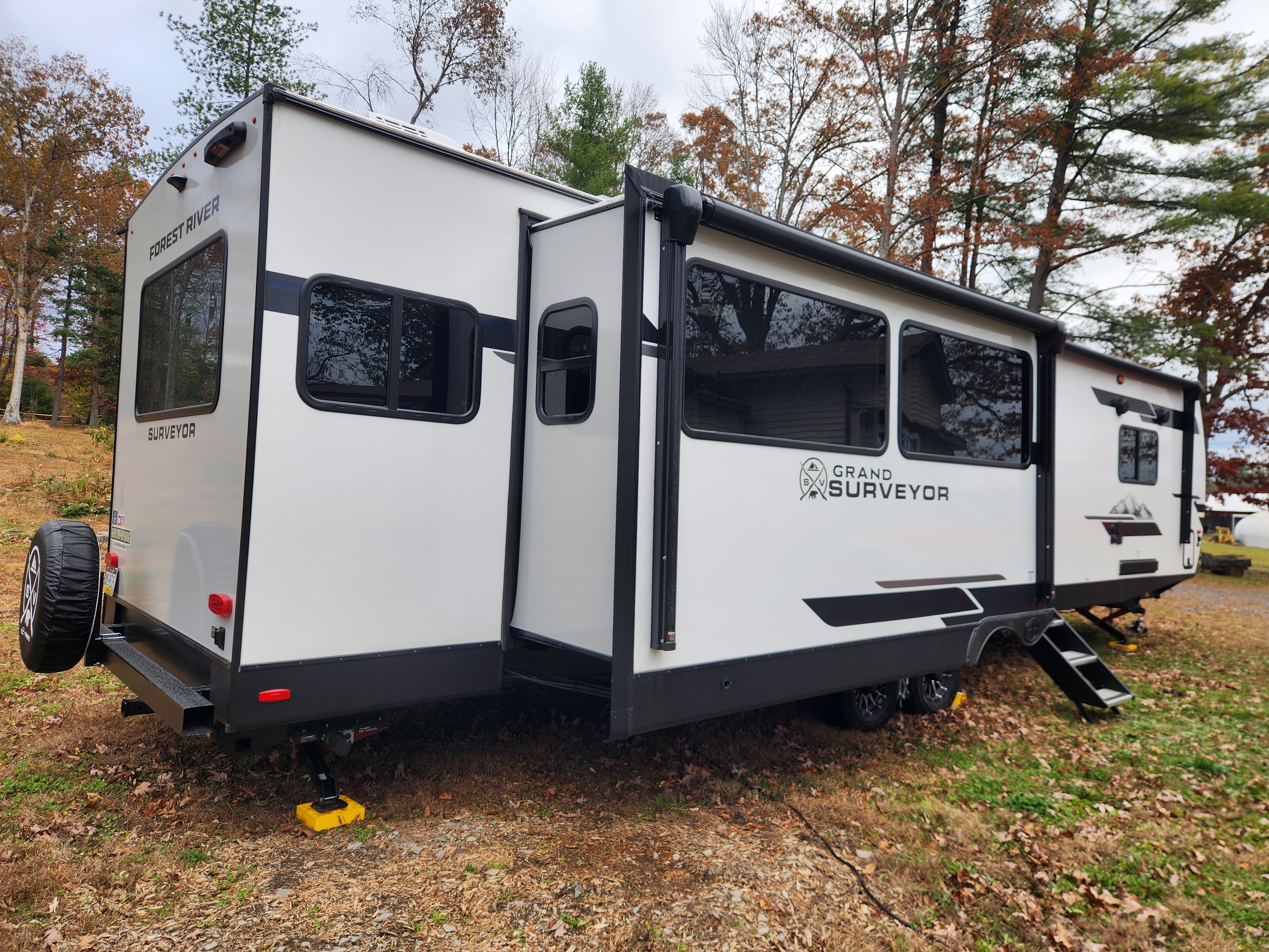 2026 Forest River GRAND SURVEYOR 305RLBS RV