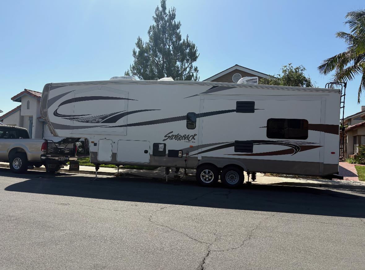 2014 Forest River CEDAR CREEK SILVERBACK 29IK RV