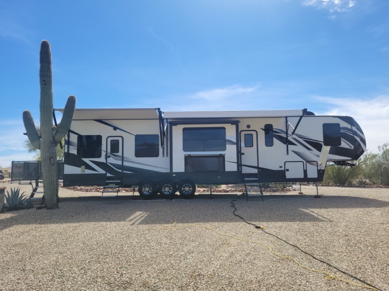 2022 Dutchmen VOLTAGE 4015 RV