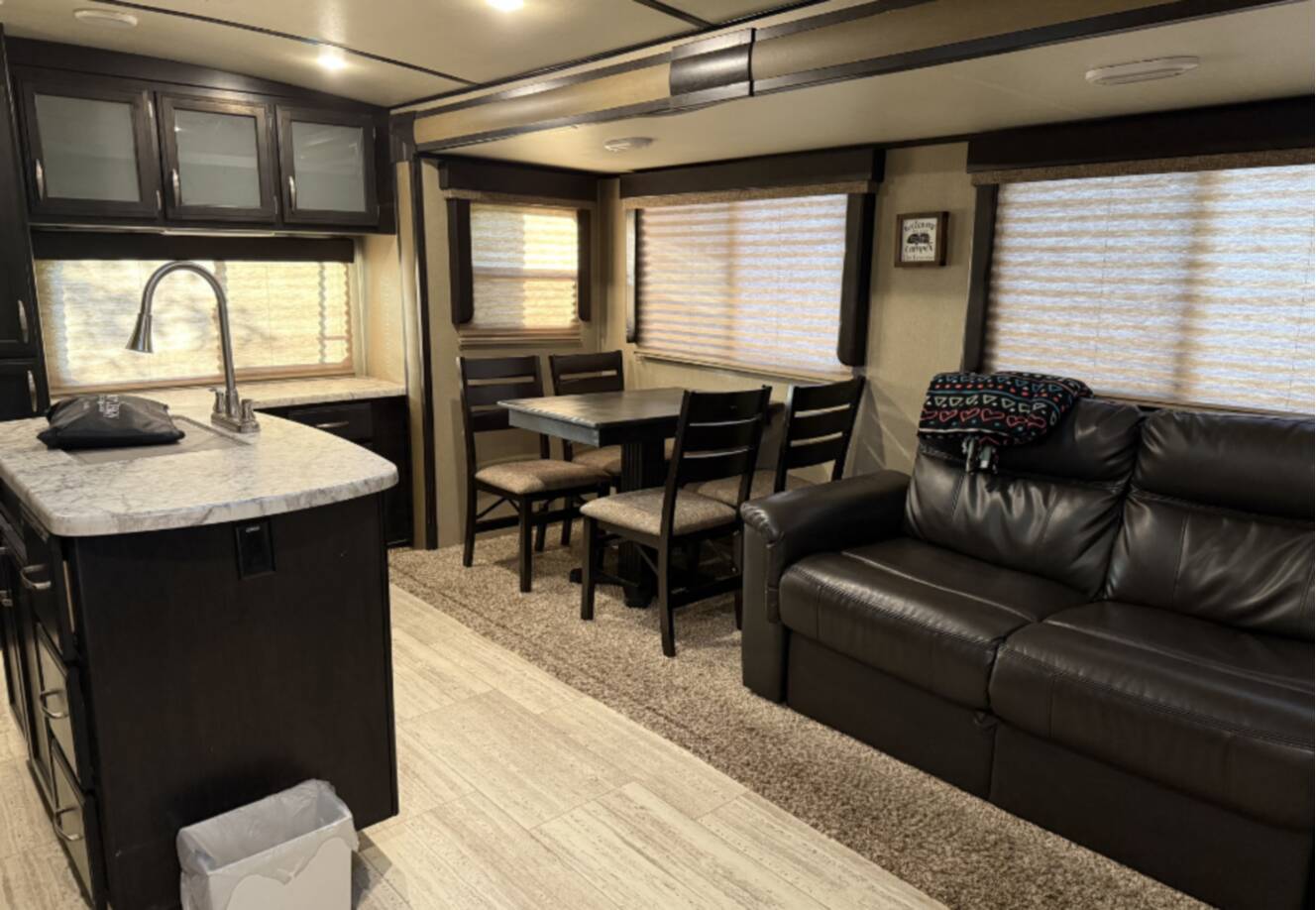 A photo of this 2017 Grand Design IMAGINE 2670MK
