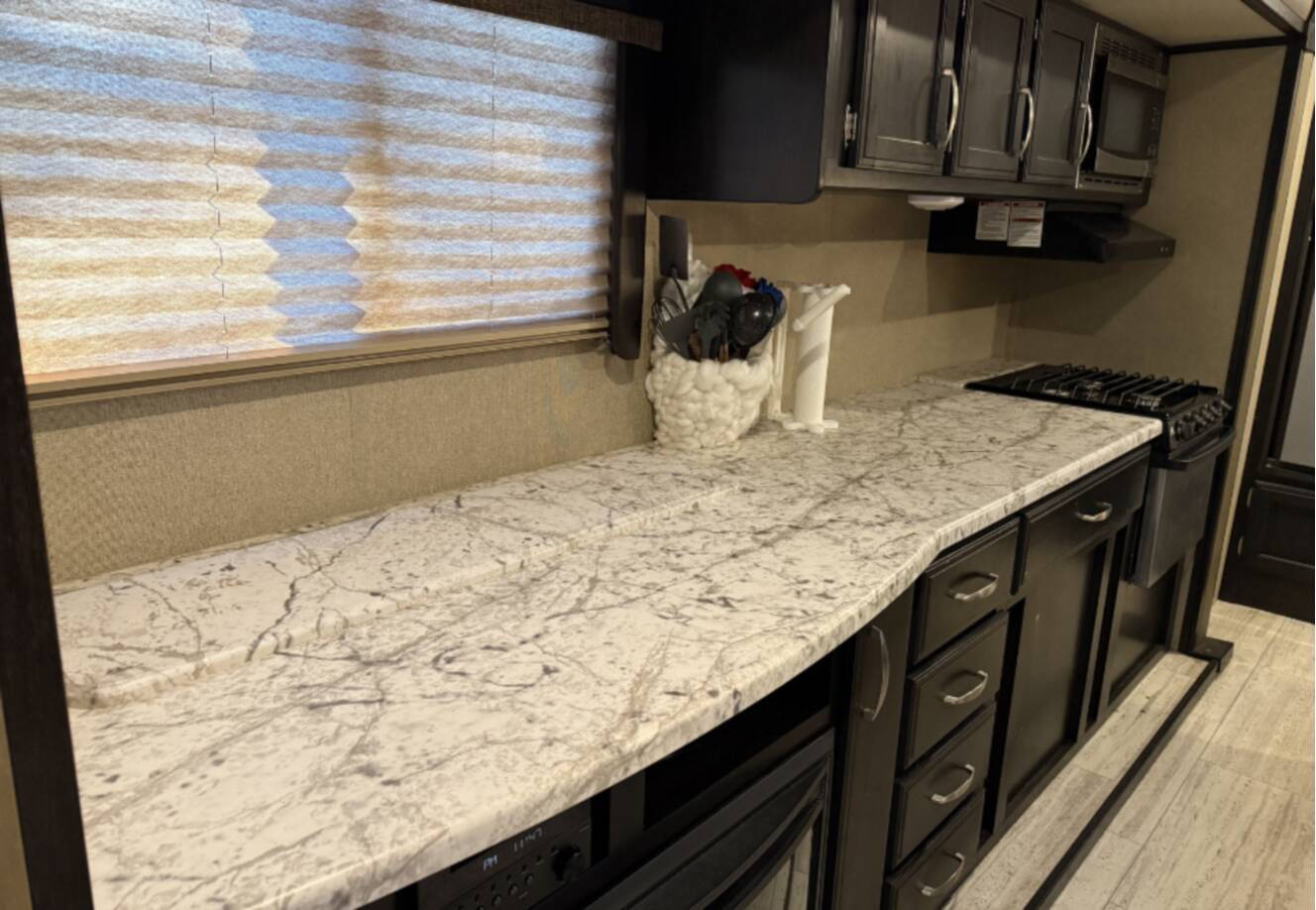A photo of this 2017 Grand Design IMAGINE 2670MK