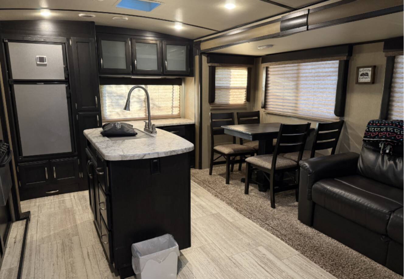 A photo of this 2017 Grand Design IMAGINE 2670MK