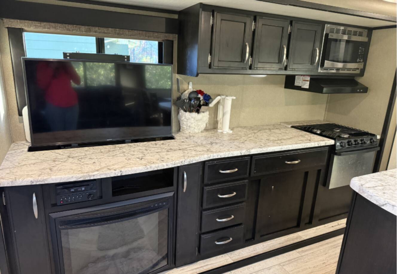 A photo of this 2017 Grand Design IMAGINE 2670MK