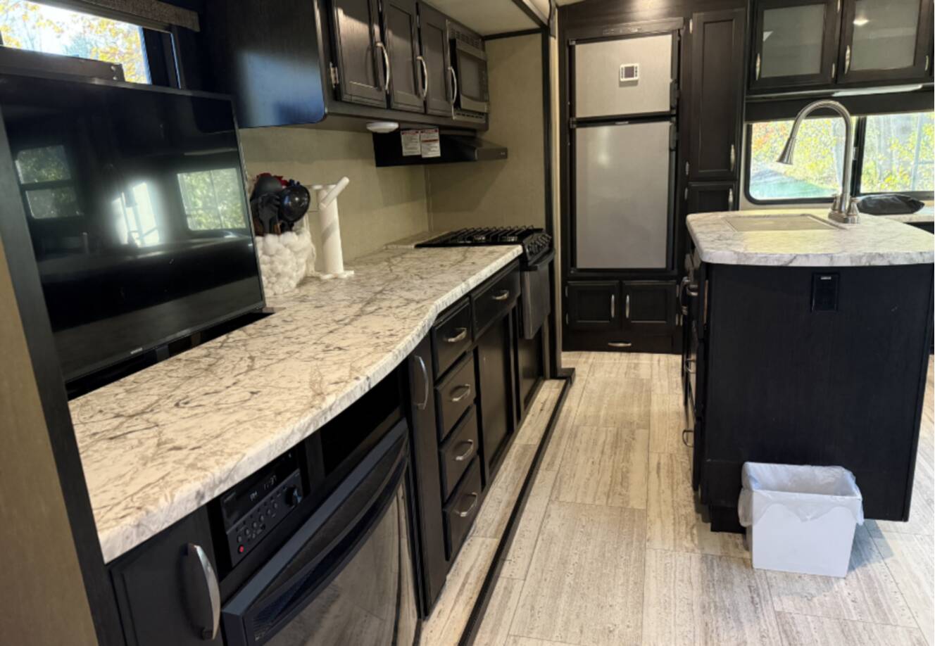 A photo of this 2017 Grand Design IMAGINE 2670MK