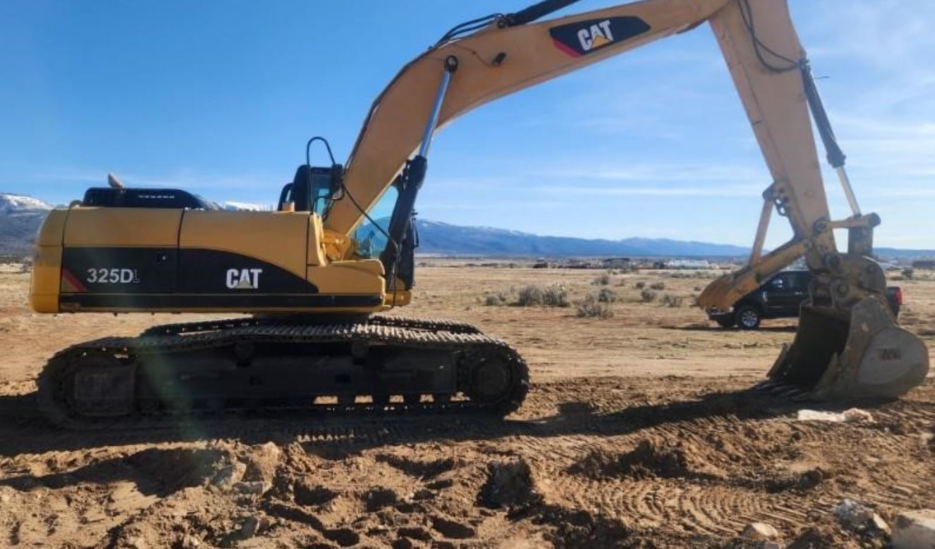 2009 CATERPILLAR 325DL in Spring City, UT