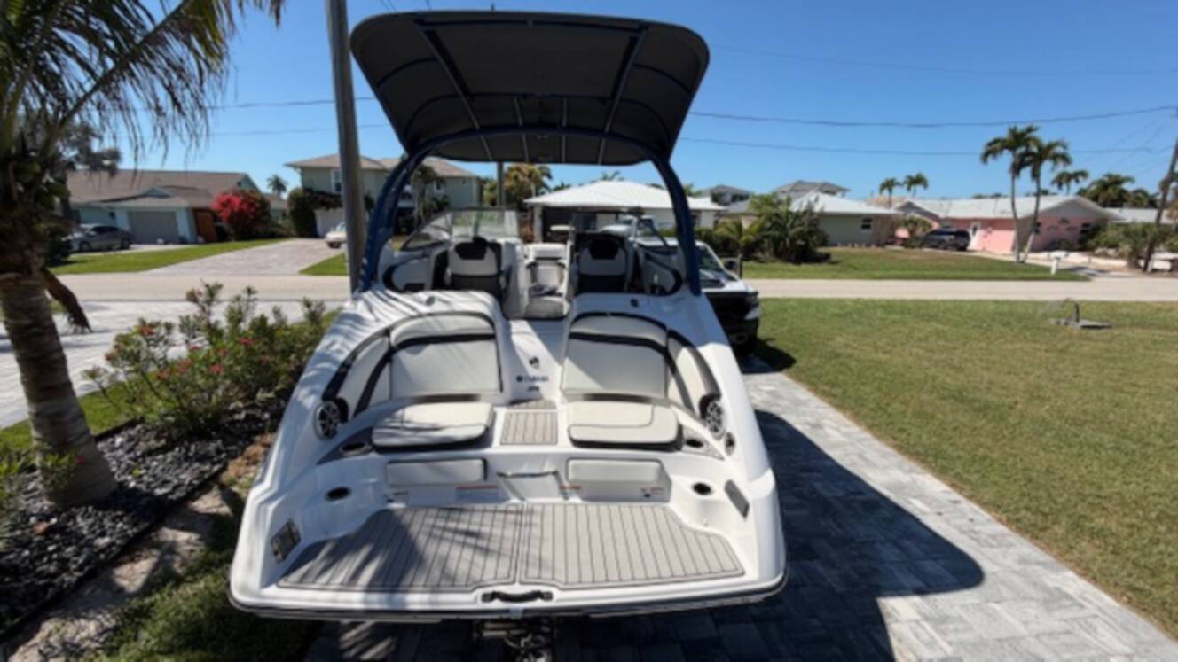 A photo of this 2020 Yamaha 242 Limited S E-Series