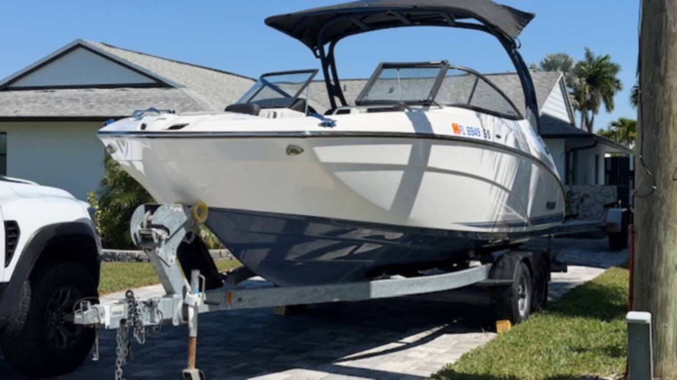 A photo of this 2020 Yamaha 242 Limited S E-Series