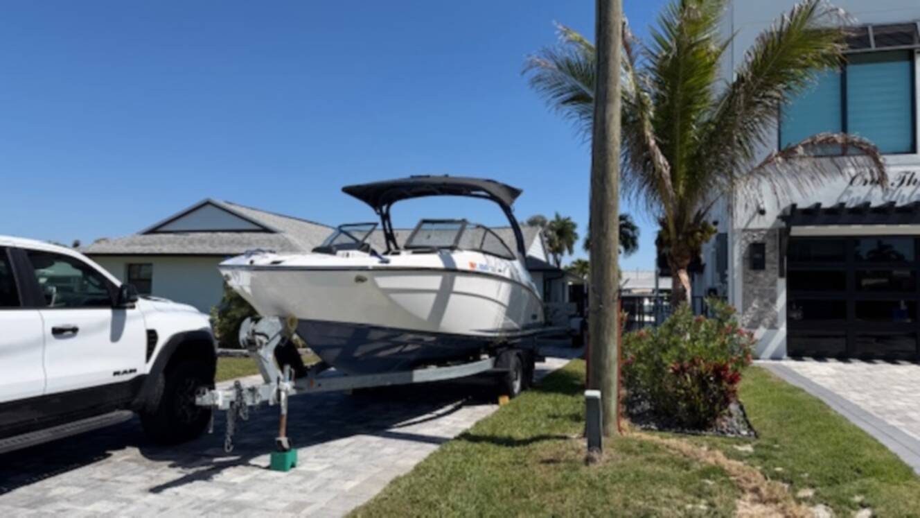 A photo of this 2020 Yamaha 242 Limited S E-Series