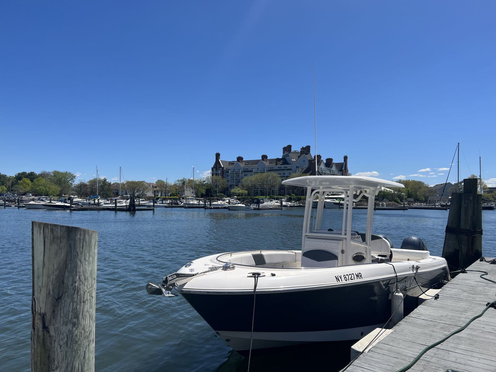 2020 Robalo R242 in islip terrace NY