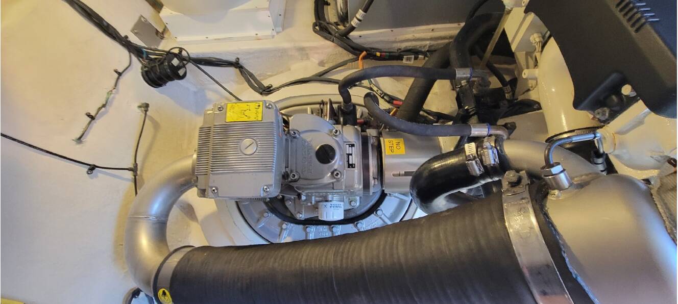 A photo of this 2015 Cruisers Yachts 41 CANTIUS