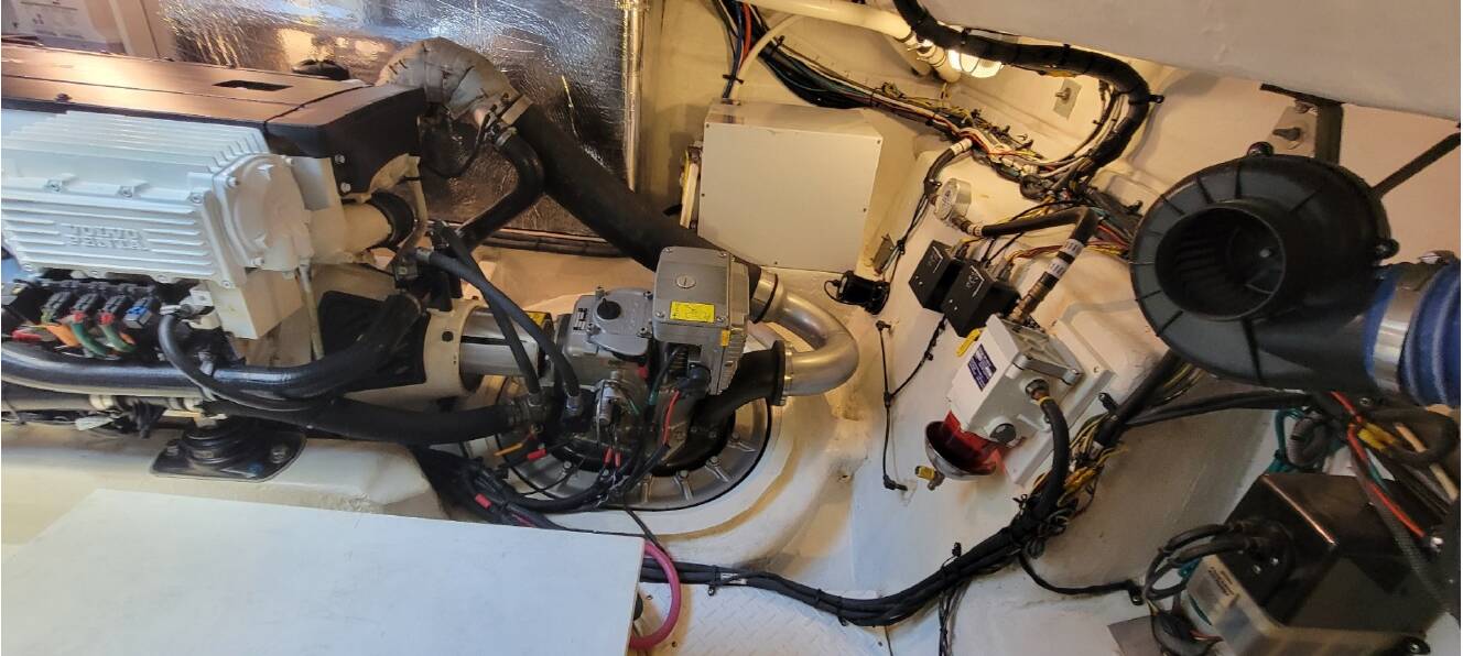 A photo of this 2015 Cruisers Yachts 41 CANTIUS