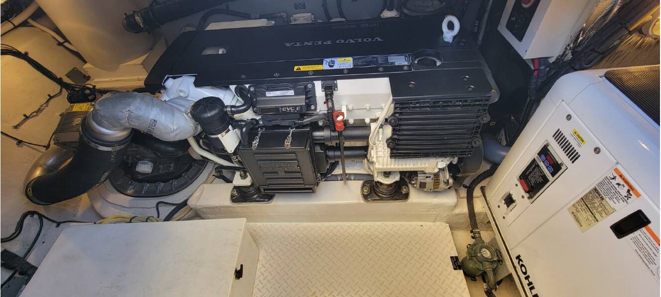 A photo of this 2015 Cruisers Yachts 41 CANTIUS