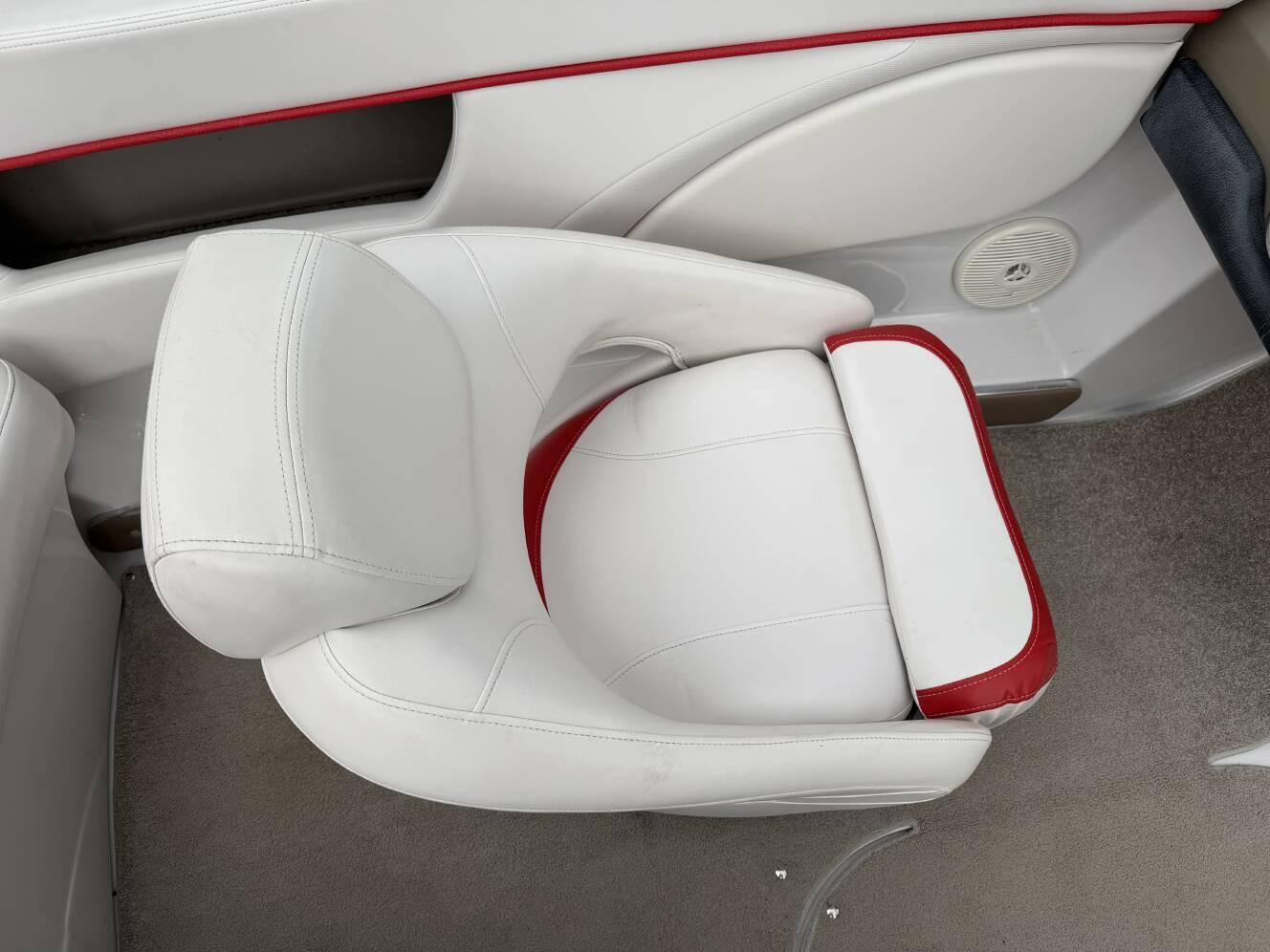 A photo of this 2010 Four Winns 200 Horizon