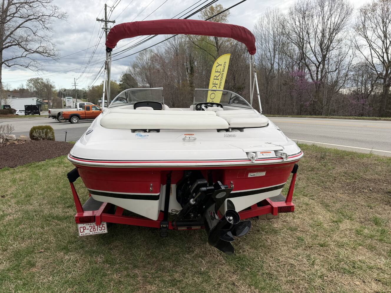 A photo of this 2010 Four Winns 200 Horizon