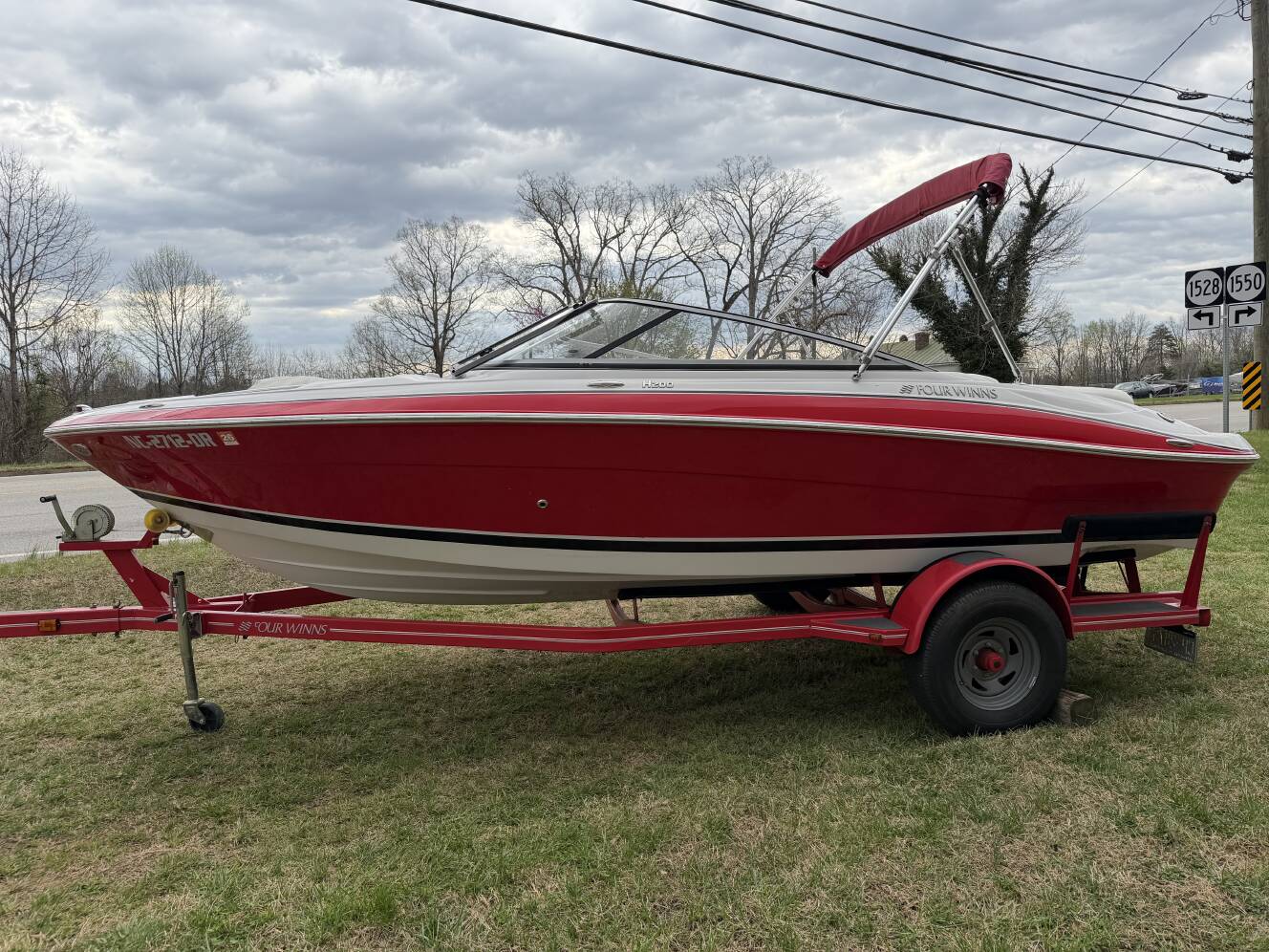 A photo of this 2010 Four Winns 200 Horizon
