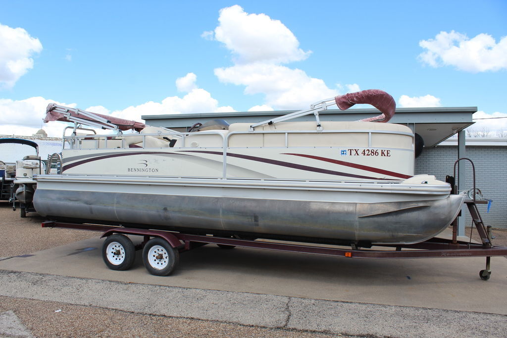 2005 Bennington 2275 RL in cleburne TX