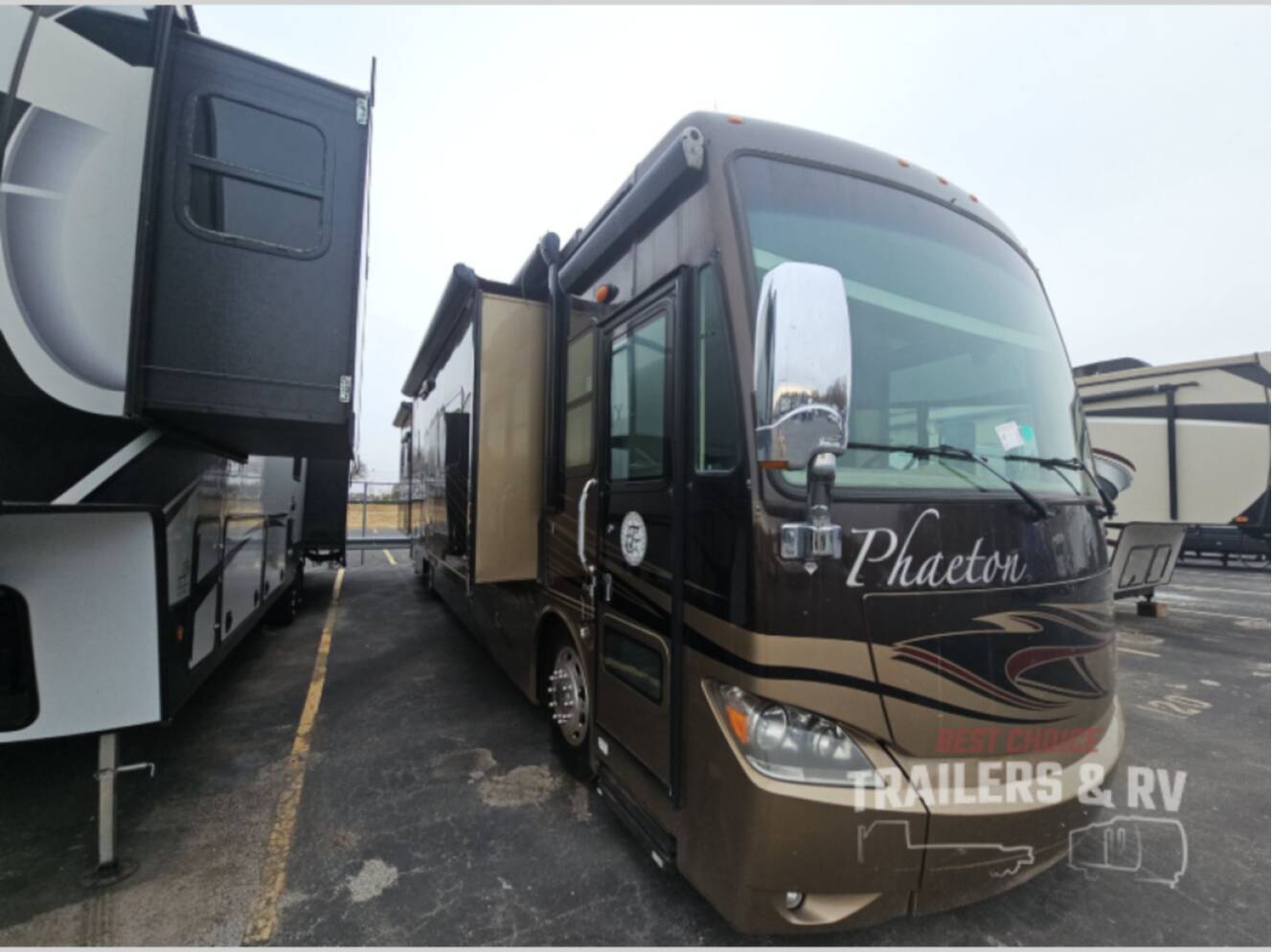 A photo of this 2014 Tiffin Motorhomes Phaeton 40 QBH